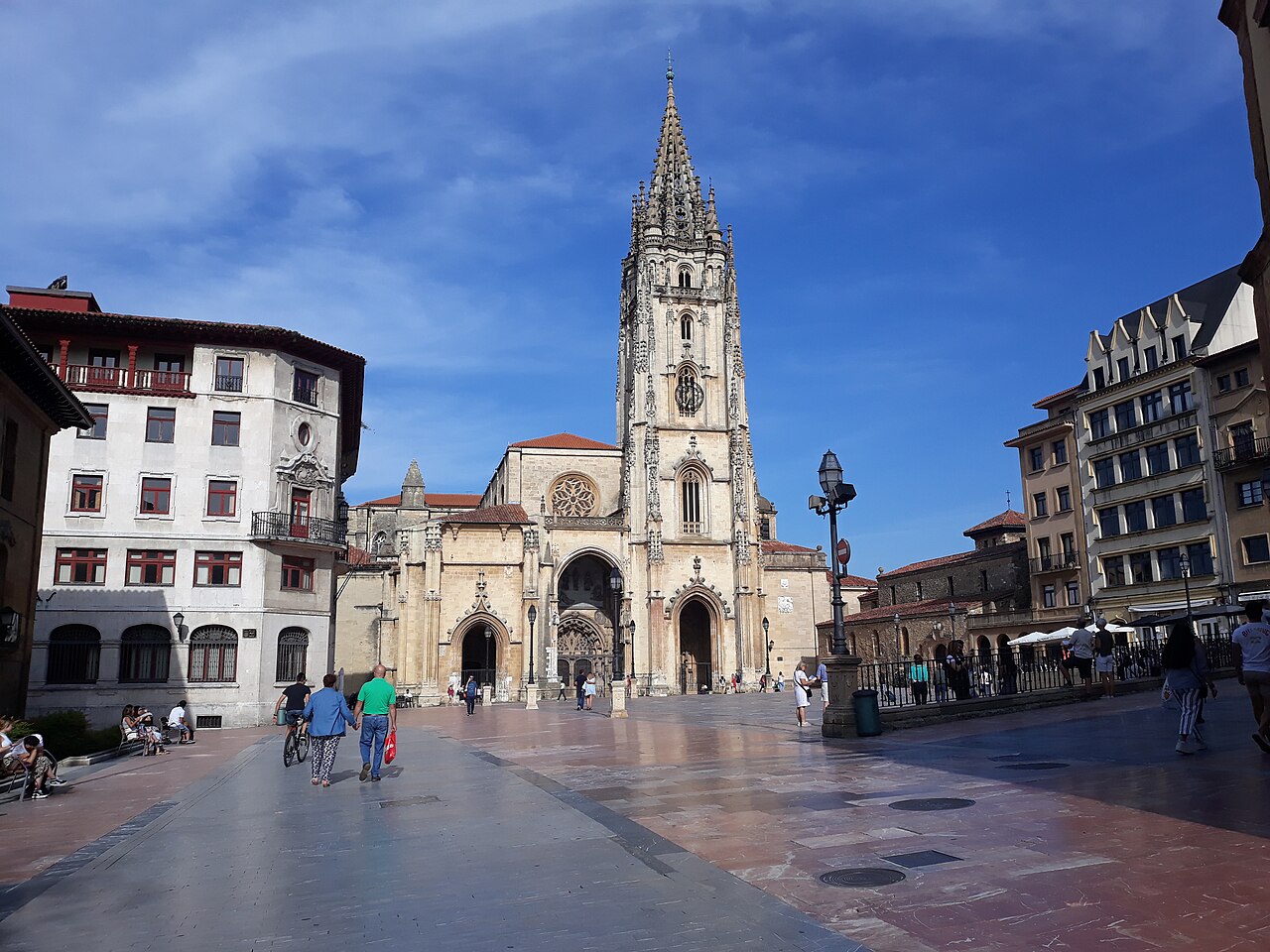 Vista de Oviedo, España - Guía de viaje SpainRoutes