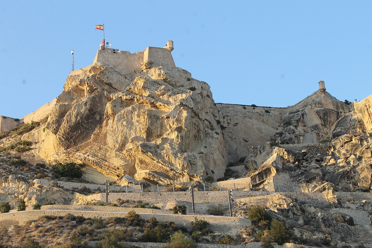 Santa Bárbara Castle overlooking Alicante Bay